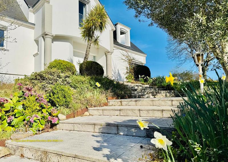 Maison - 285 m² - 8 pièces