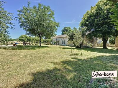 Propriété - 145 m² - 5 pièces