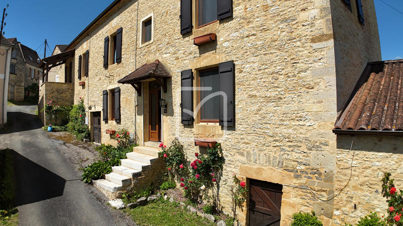 Maison - 199 m² - 10 pièces