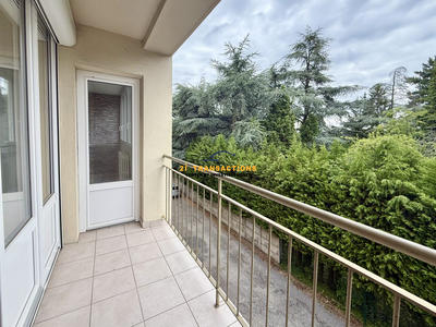 Appartement - 75 m² - 5 pièces