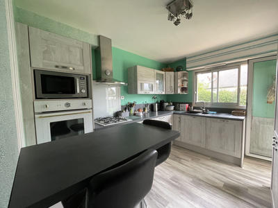 Maison - 178 m² - 9 pièces