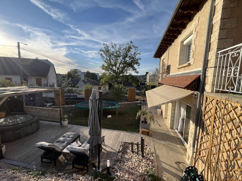 Maison - 220 m² - 9 pièces