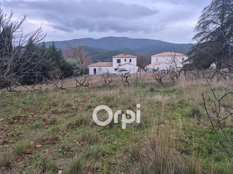 Terrain constructible - 1 063 m²