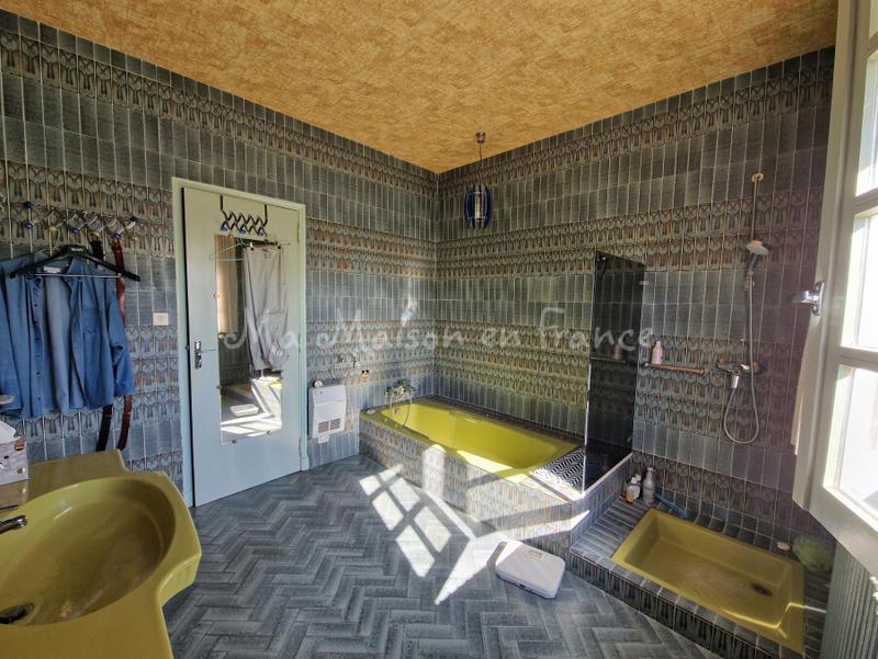 Maison - 225 m² - 11 pièces