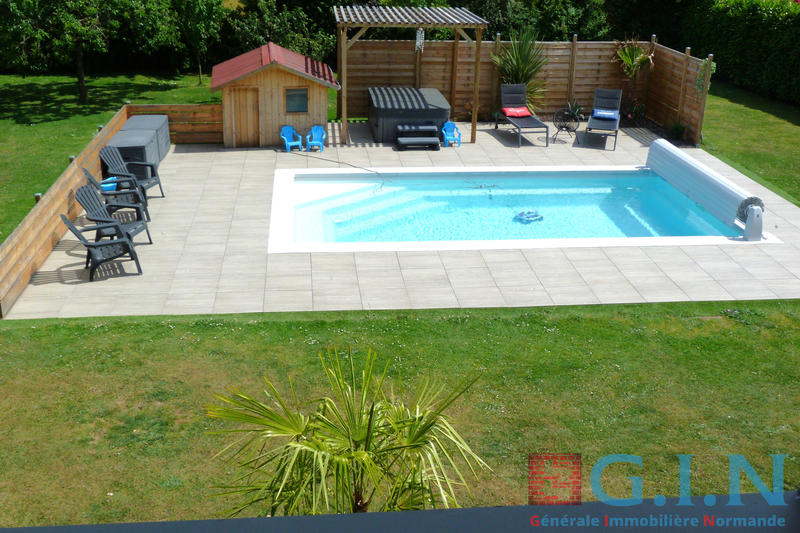 Maison - 213 m² - 10 pièces