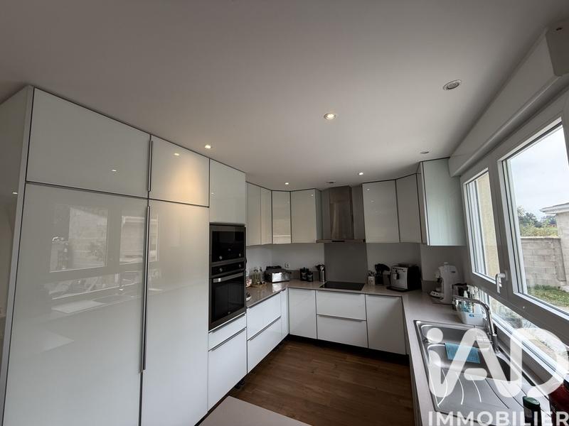 Maison - 112 m² - 7 pièces