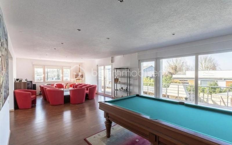 Maison - 262 m² - 8 pièces