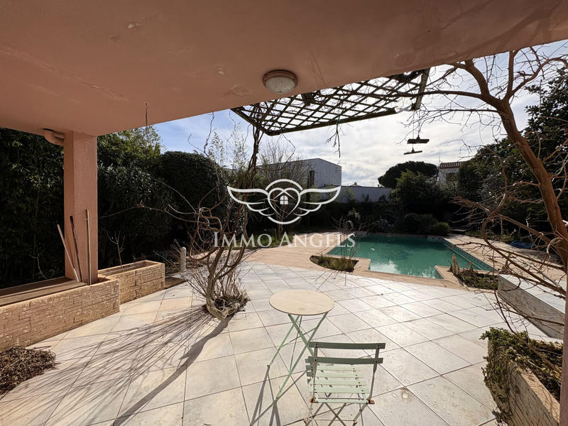 Maison - 209 m² - 6 pièces