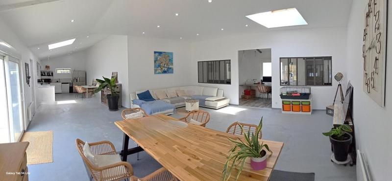 Maison - 280 m² - 8 pièces