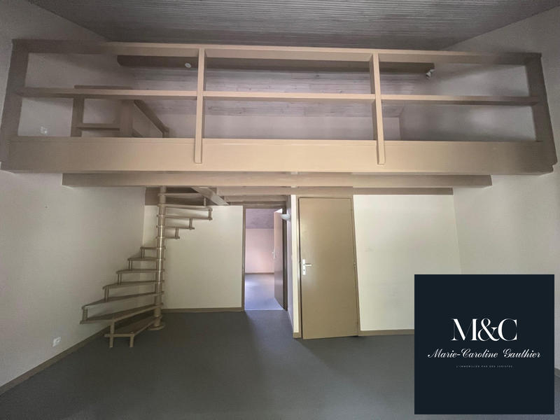 Appartement - 194 m² - 9 pièces