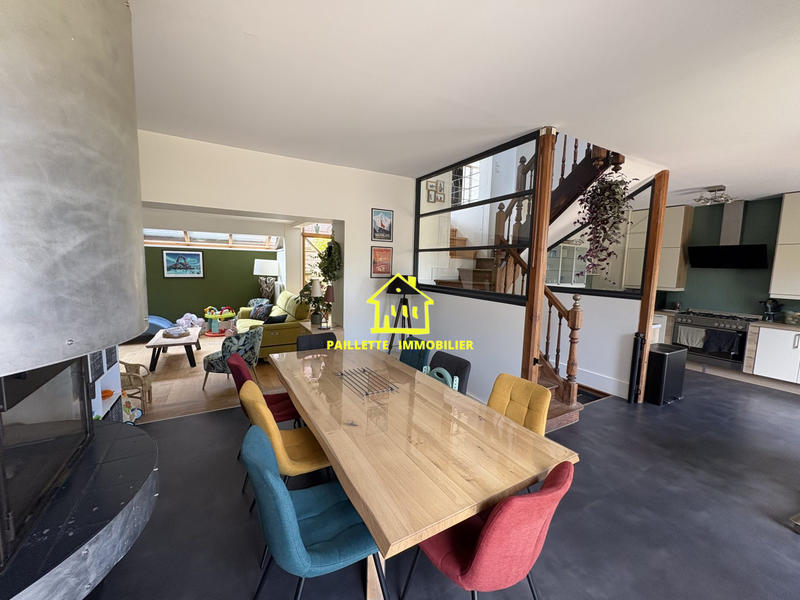 Maison - 201 m² - 6 pièces