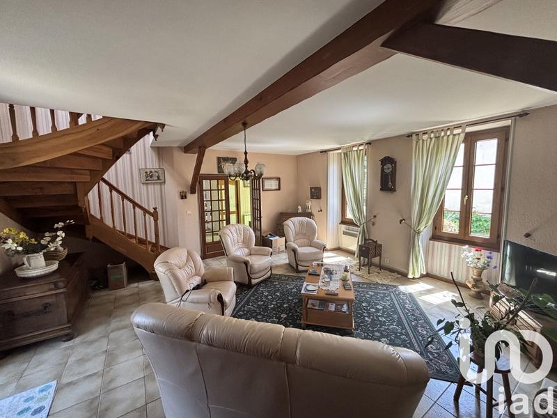 Maison - 247 m² - 8 pièces