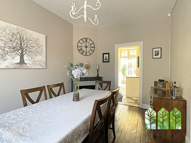 Maison - 165 m² - 8 pièces