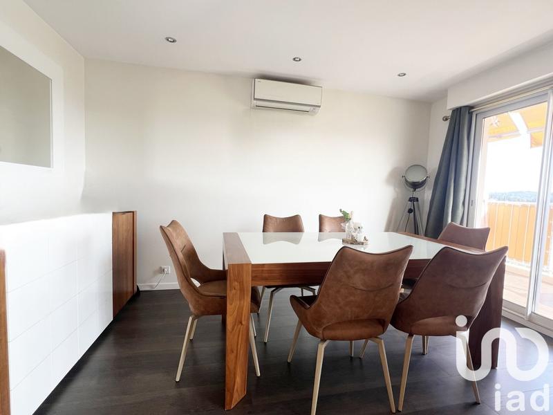 Appartement - 93 m² - 4 pièces