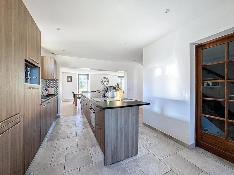 Appartement - 153 m² - 5 pièces