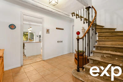 Maison - 330 m² - 10 pièces