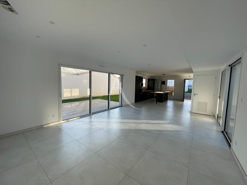 Maison - 111 m² - 4 pièces