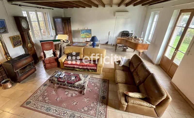 Maison - 215 m² - 6 pièces