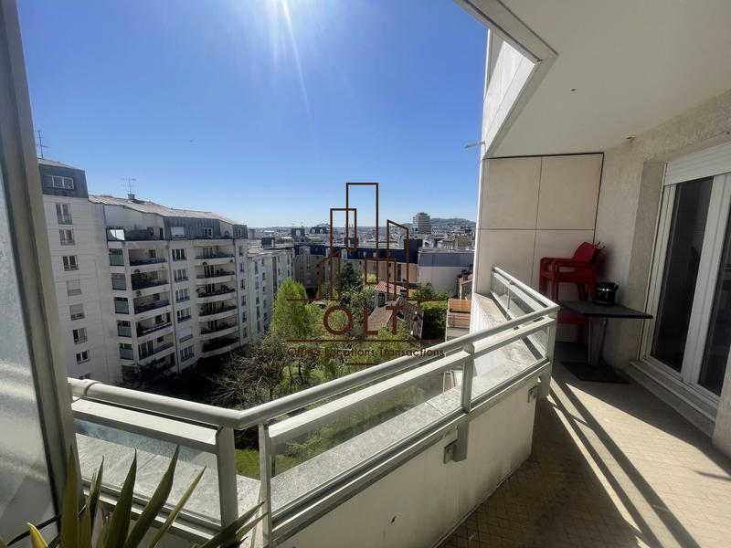 Appartement - 99 m² - 4 pièces