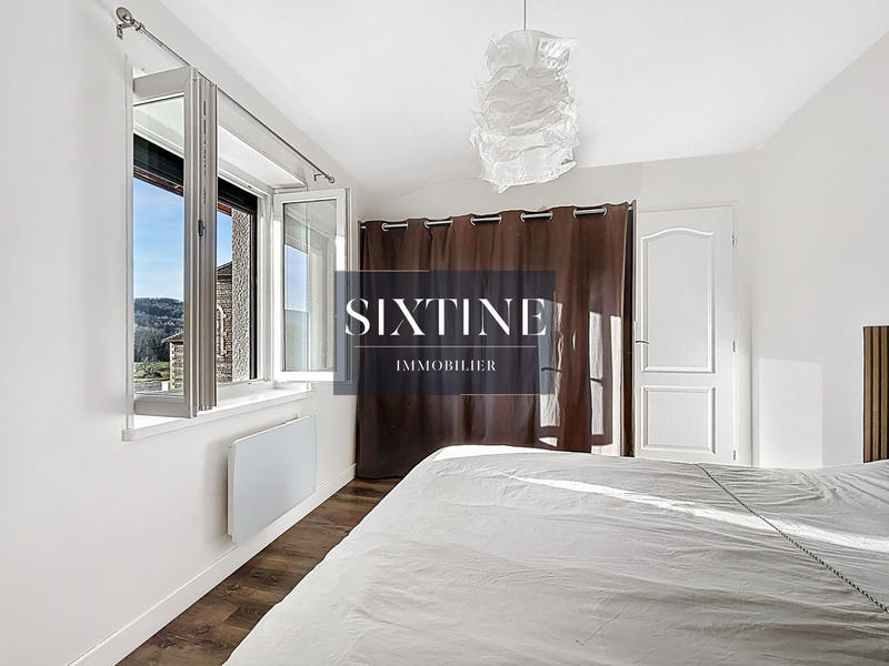 Maison - 80 m² - 4 pièces