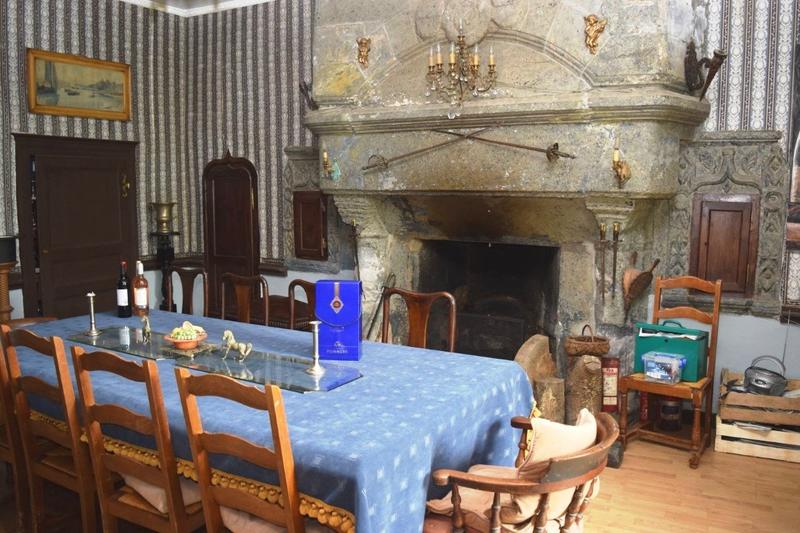 Maison - 240 m² - 8 pièces