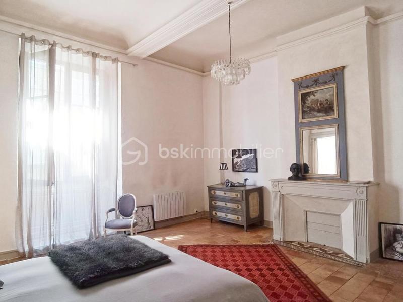 Hôtel particulier - 247 m² - 6 pièces