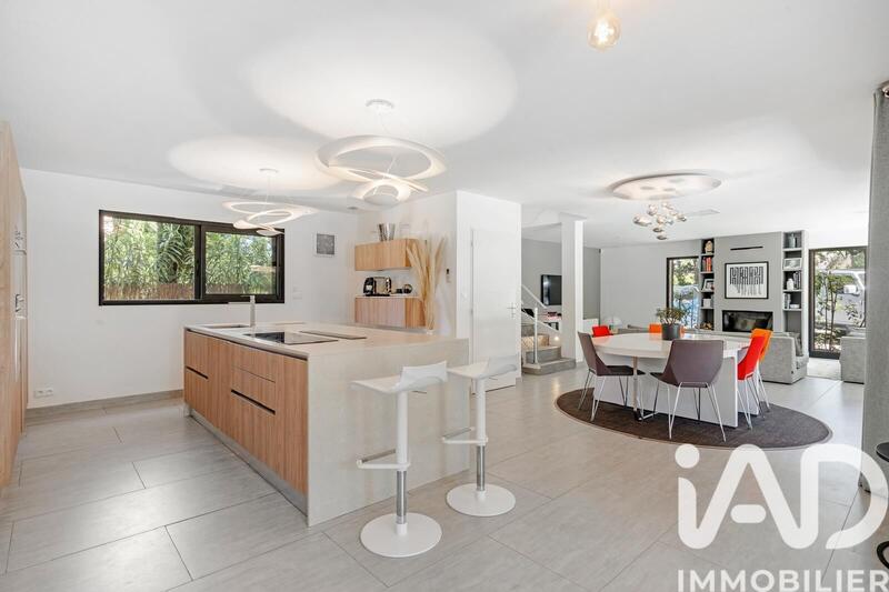 Maison - 188 m² - 5 pièces