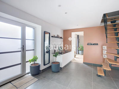 Maison - 182 m² - 9 pièces