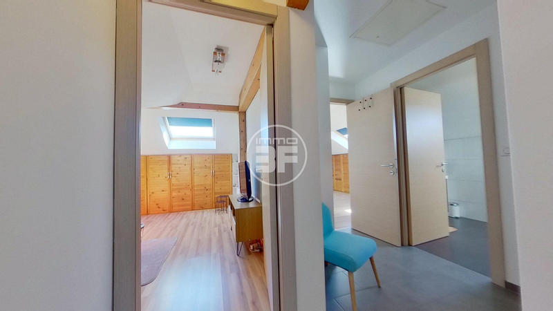 Maison - 260 m² - 6 pièces