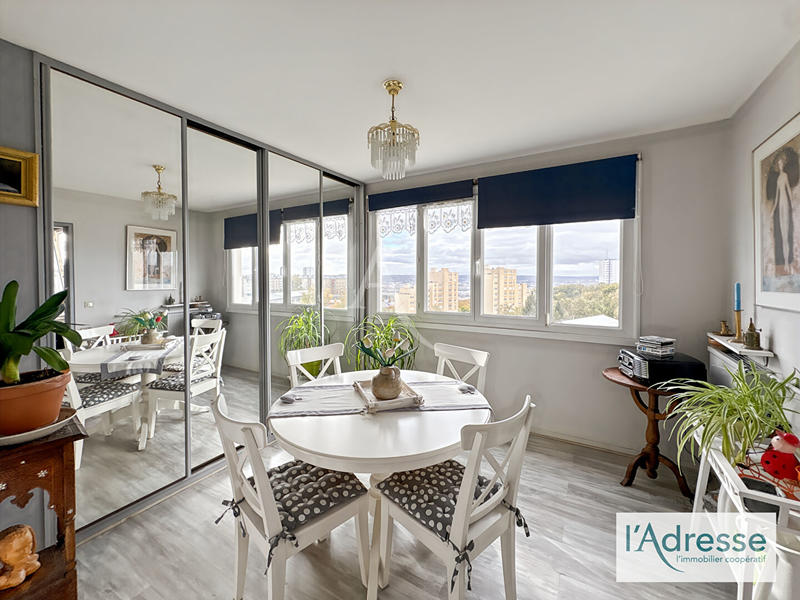 Appartement - 80 m² - 4 pièces