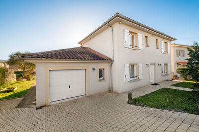 Maison - 122 m² - 6 pièces