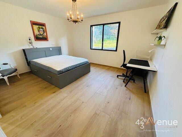 Maison - 138 m² - 5 pièces