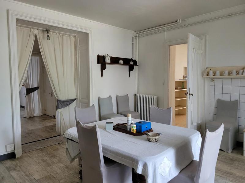 Maison - 470 m² - 18 pièces