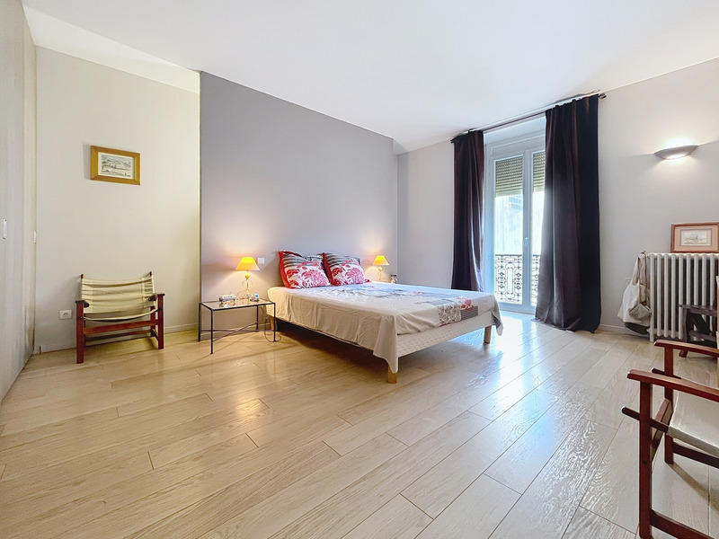 Maison bourgeoise - 350 m² - 8 pièces