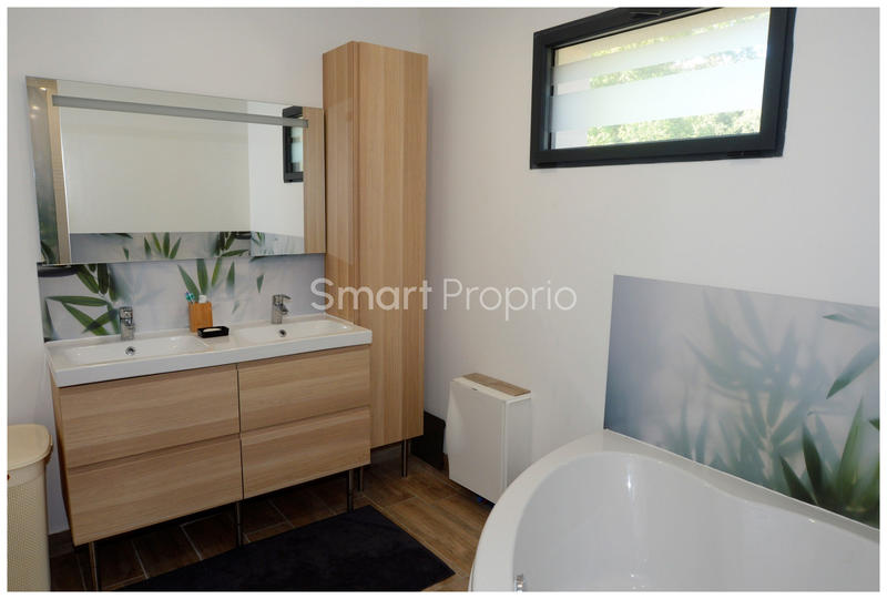 Villa - 225 m² - 9 pièces