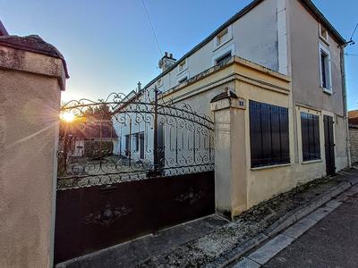 Maison traditionnelle - 167 m² - 6 pièces