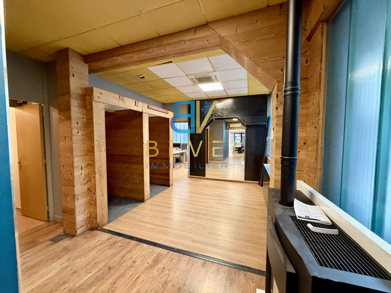 Local commercial - 111 m²