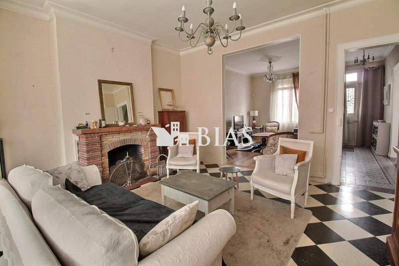 Maison - 204 m² - 10 pièces