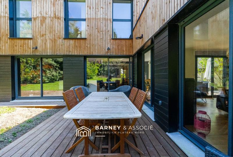 Maison - 190 m² - 8 pièces