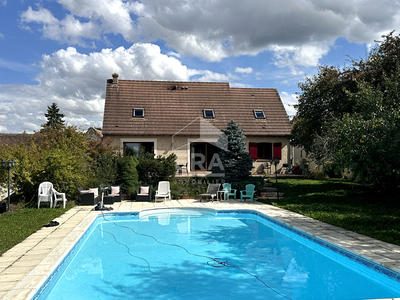 Maison - 175 m² - 8 pièces