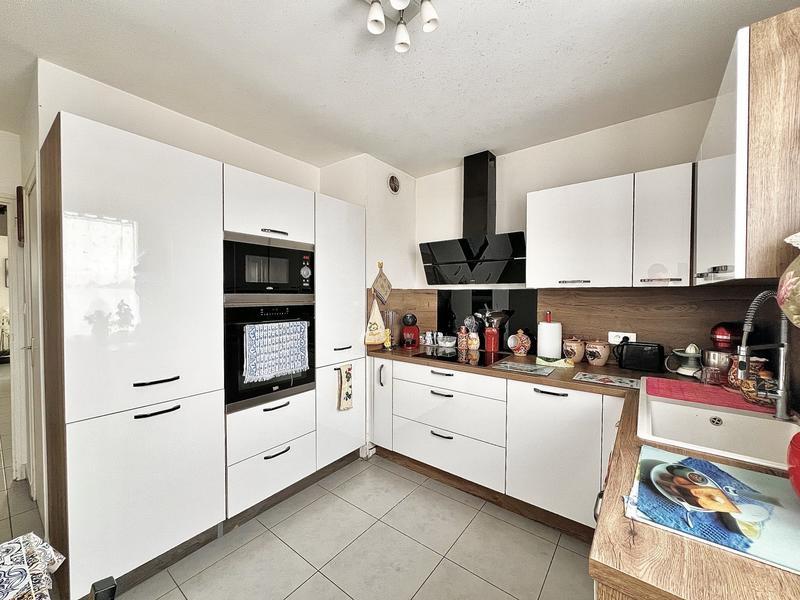 Appartement - 92 m² - 5 pièces