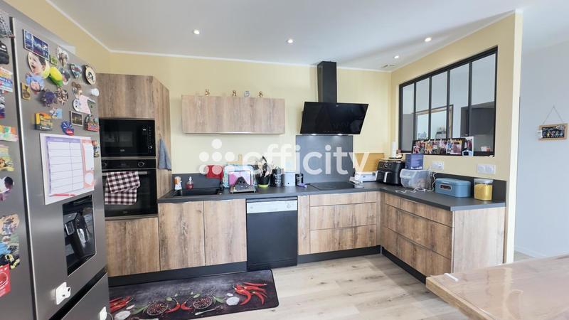 Maison - 205 m² - 8 pièces