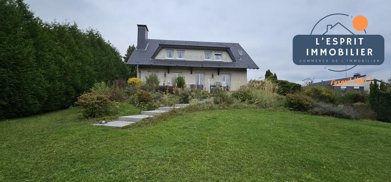 Maison - 223 m² - 7 pièces