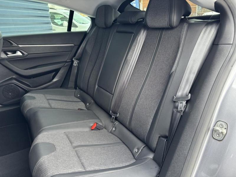 Peugeot 508 II Hybrid 225 E-Eat8 Allure Pack