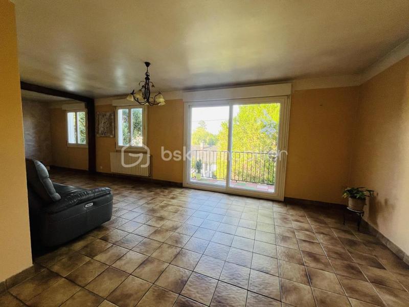 Maison - 711 m² - 5 pièces