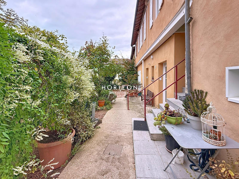 Maison ancienne - 400 m² - 15 pièces