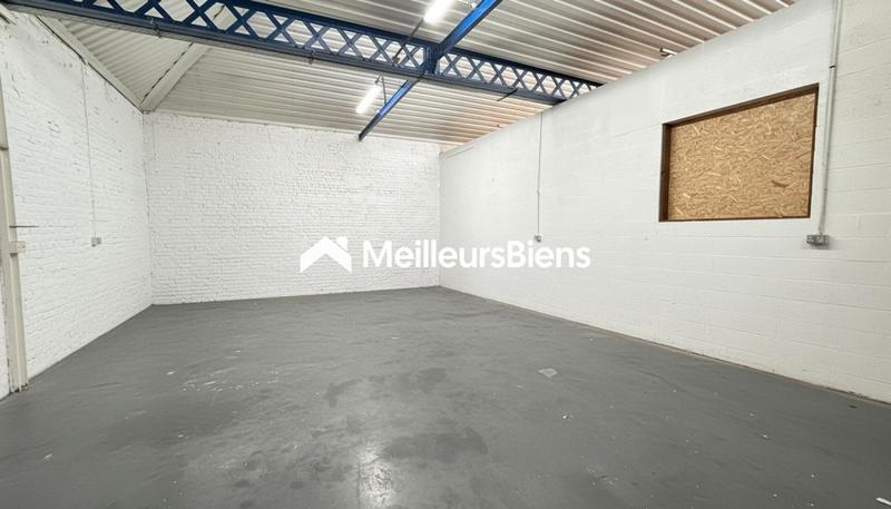 Entrepôt - 659 m² - 1 pièce