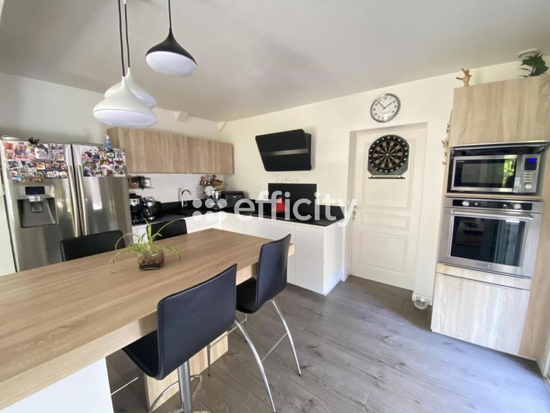 Maison - 153 m² - 9 pièces