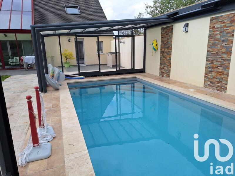 Maison - 207 m² - 8 pièces