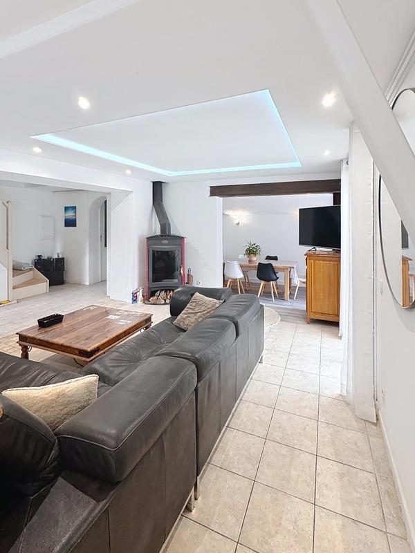 Maison - 185 m² - 7 pièces